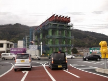 野田川橋梁上部工の架設ヤードの整備が進んでいます。