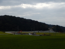 大宮森本ICの施工状況です。ランプ橋の下まで盛土が完了しました。