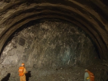 トンネルの切羽の状況です。トンネル掘削は1,100mを超えました。