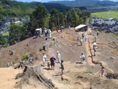 石田城跡と由里古墳群（引き続き調査を実施します）