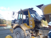 大型ダンプトラックに乗って楽しみました。